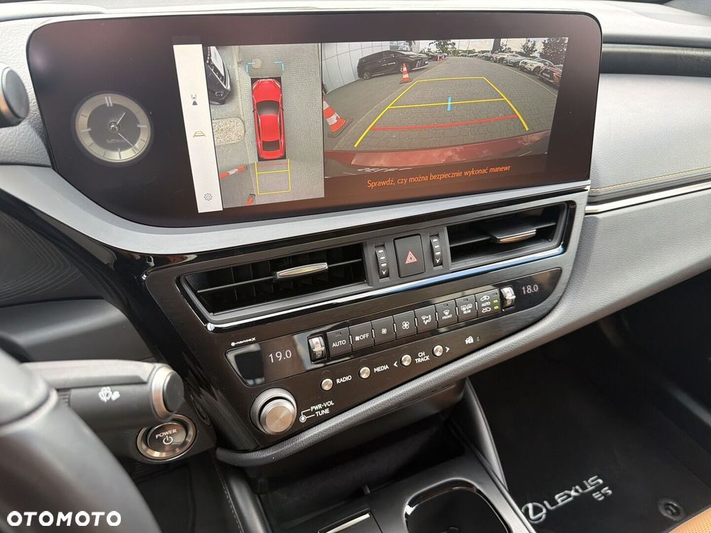 Lexus ES 300h Prestige - 21
