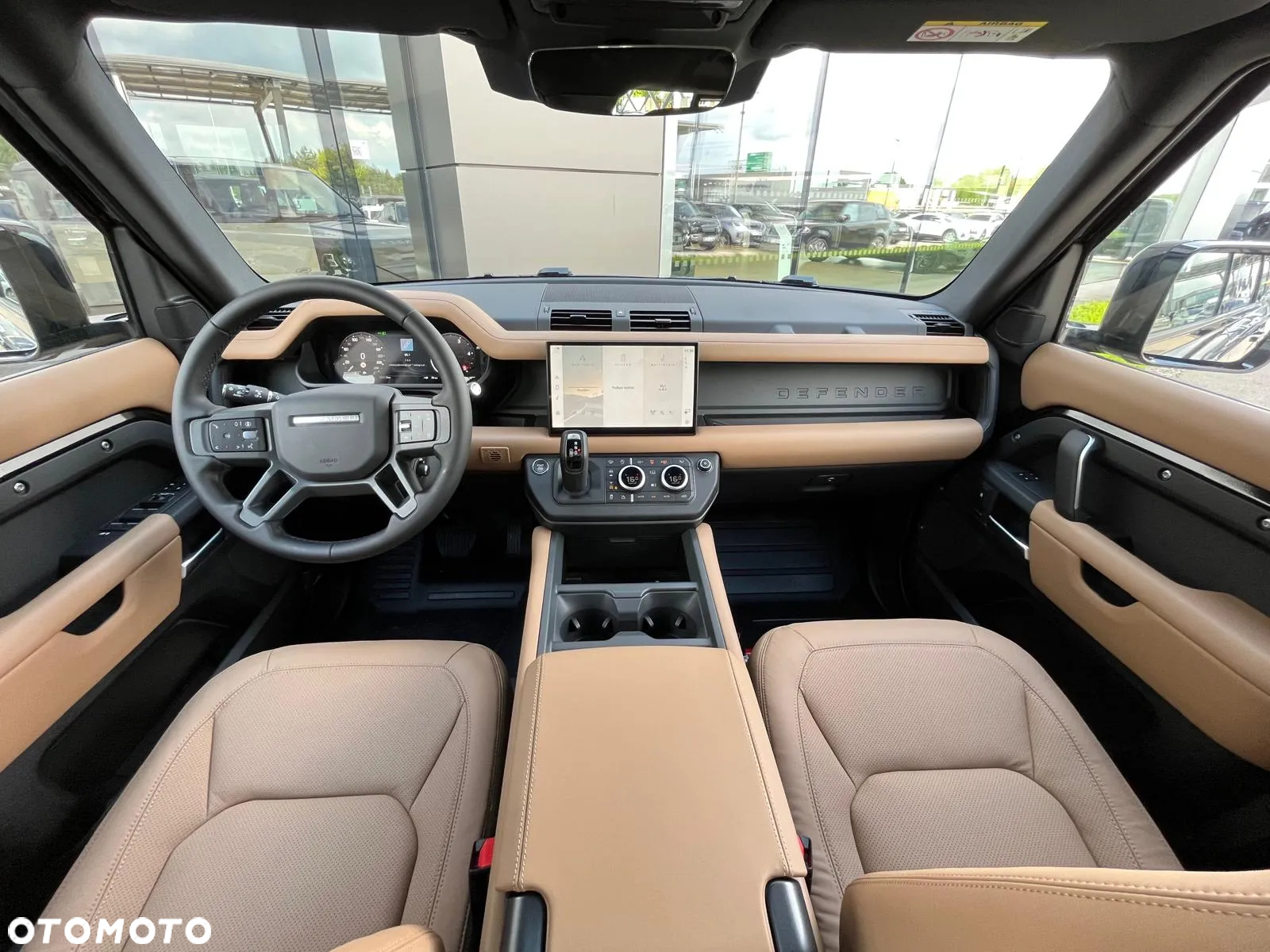 Land Rover Defender - 8