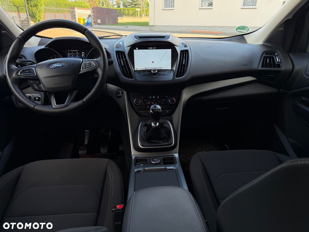 Ford Kuga 1.5 EcoBoost 2x4 Titanium - 25