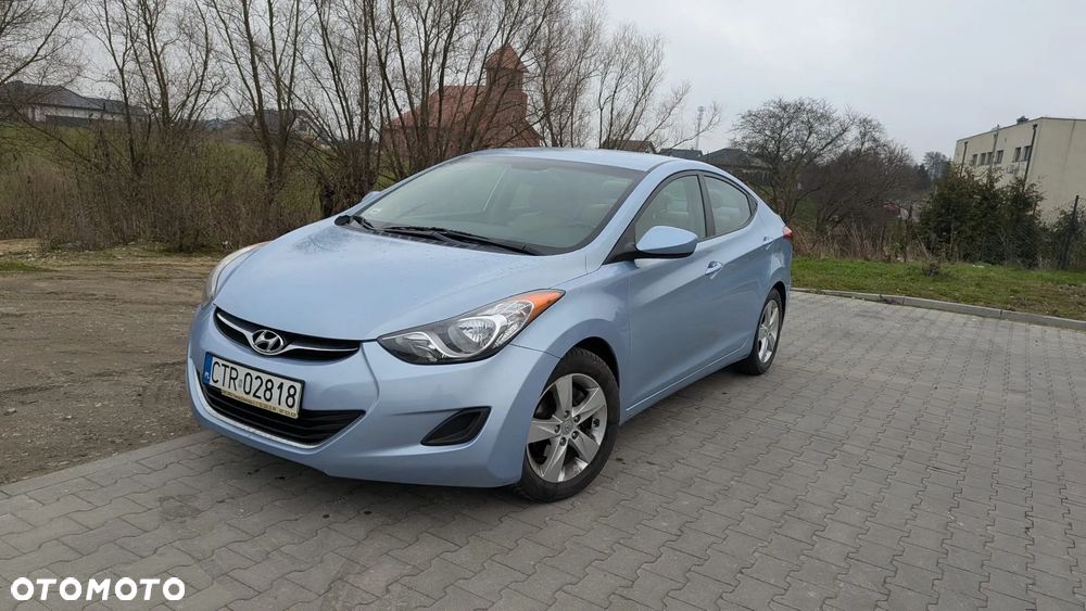 Hyundai Elantra - 2