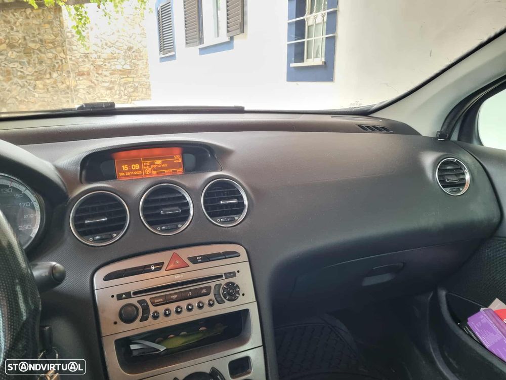 Peugeot 308 SW 1.6 HDi Premium CVM6 - 3