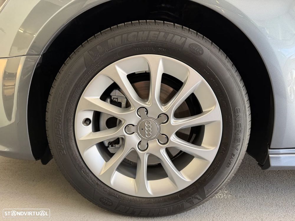 Audi A3 Sportback 1.6 TDI Advance Ultra — fotografia 56