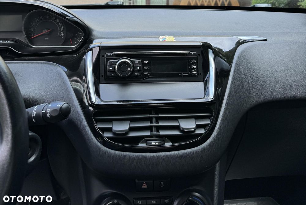 Peugeot 208 - 6