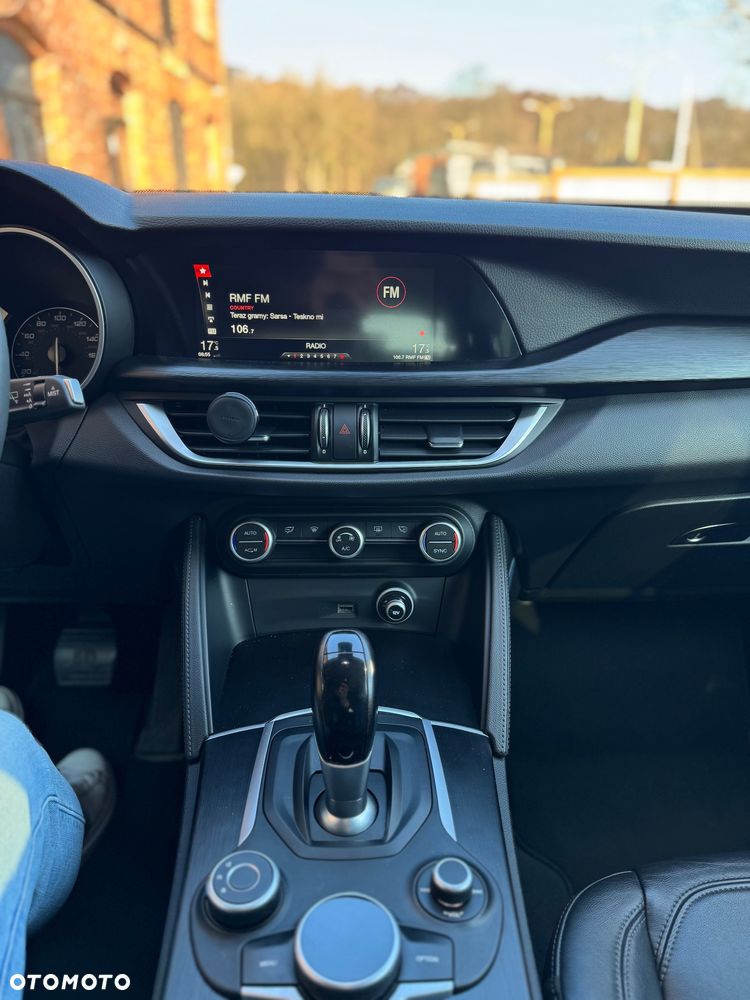 Alfa Romeo Stelvio 2.0 Turbo 16V AT8-Q4 Super - 13