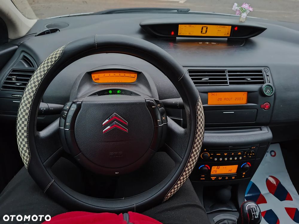 Citroën C4 1.4 16V Equilibre - 19