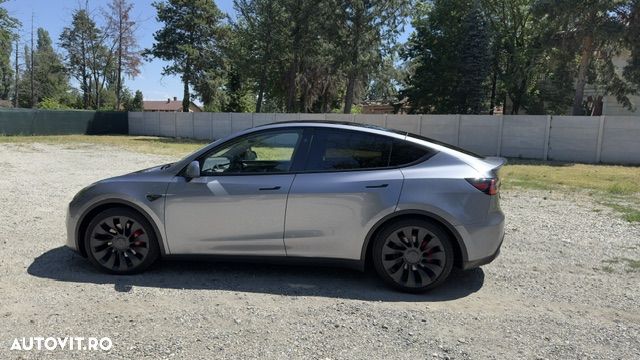 TESLA Model Y 2024 — imagine 11