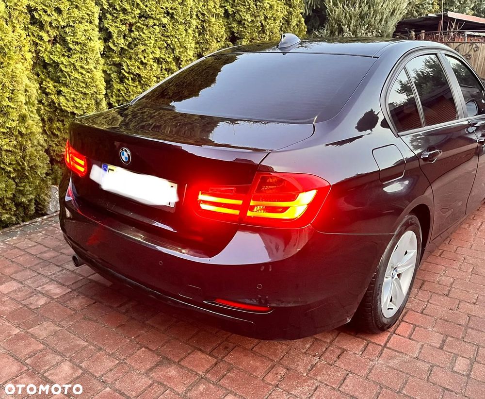 BMW Seria 3 318d - 4