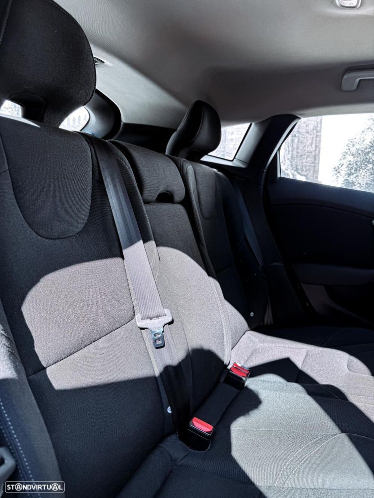 Volvo V40 2.0 D2 Kinetic - 4