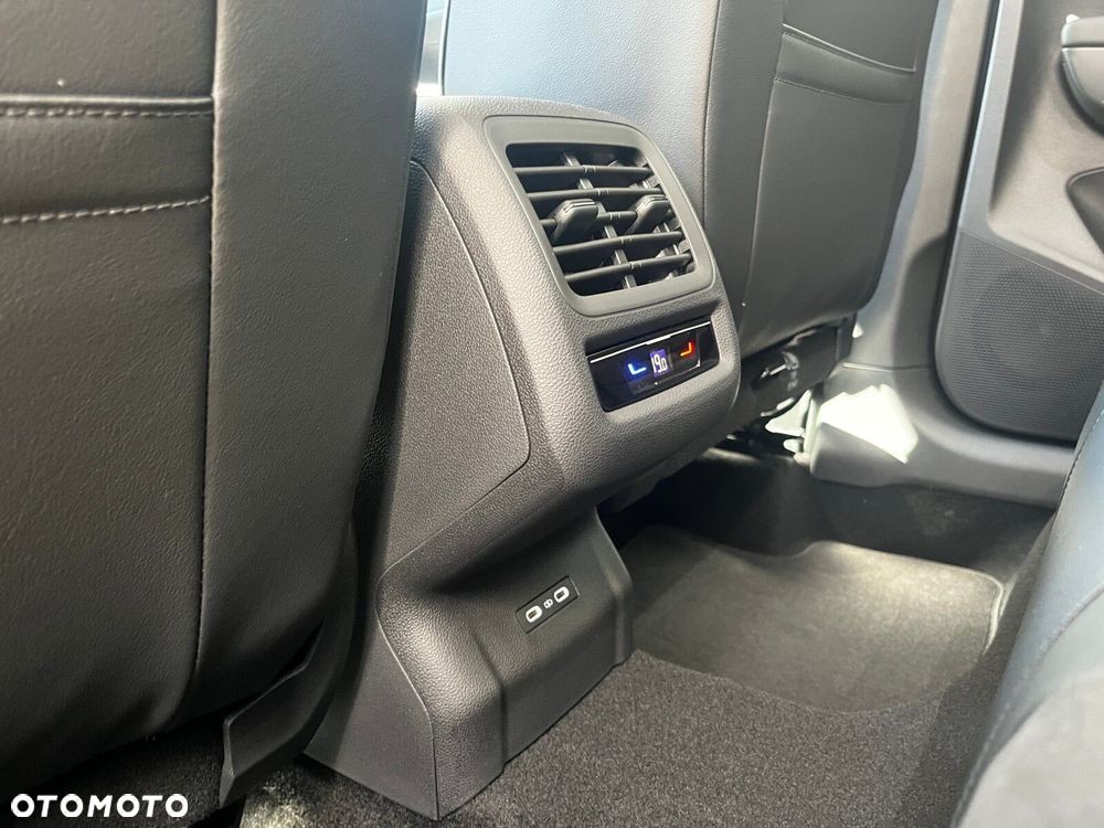 Volkswagen T-Roc - 17