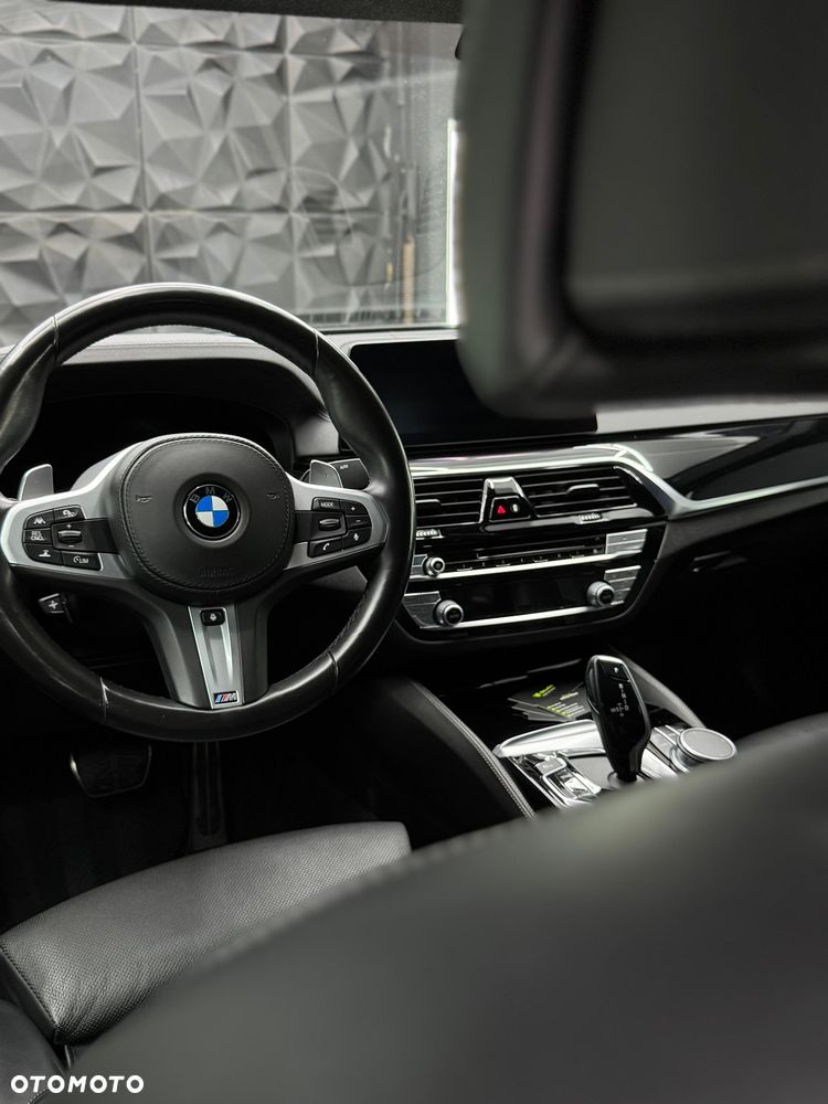 BMW Seria 5 530i - 22