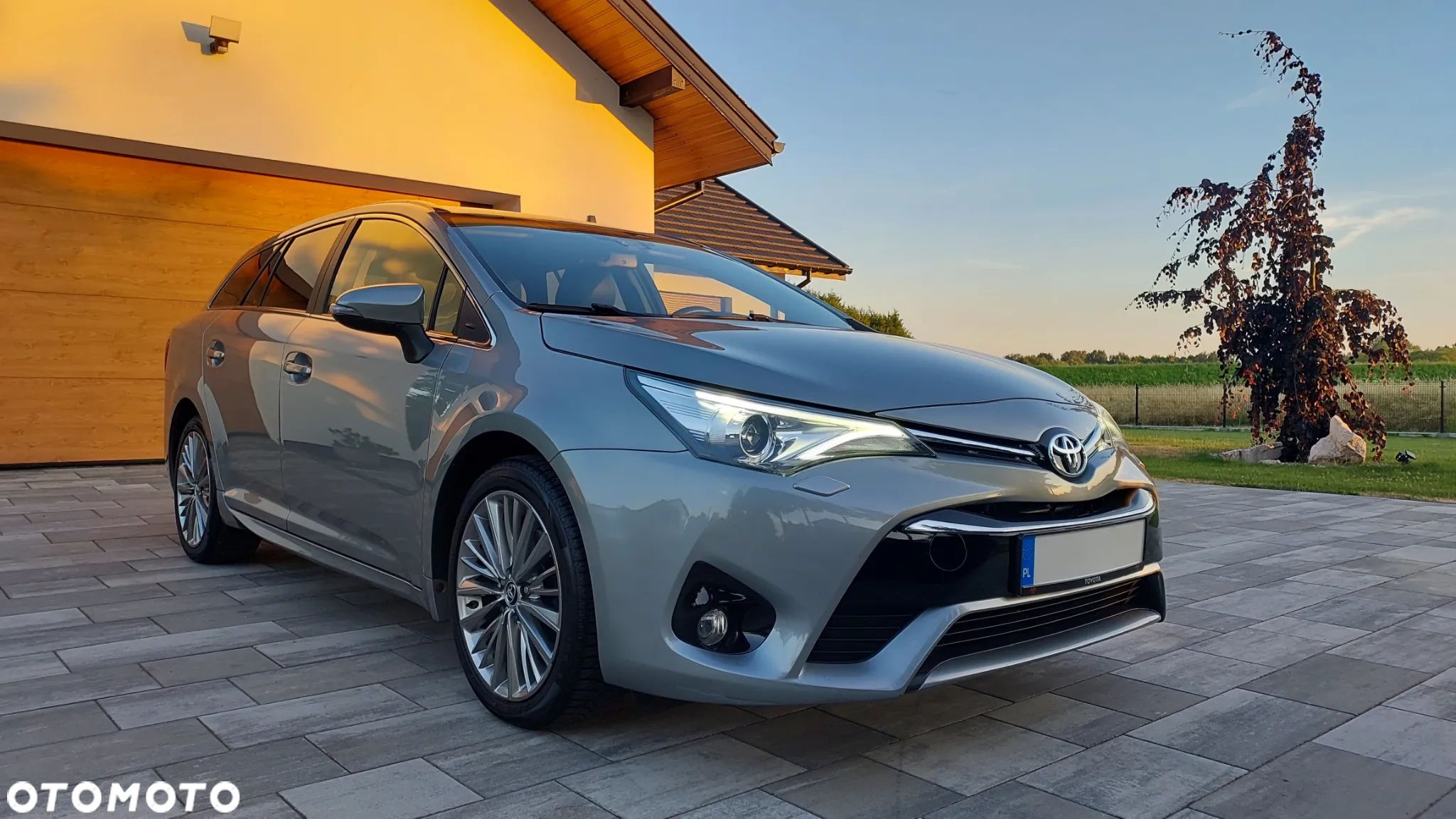 Toyota Avensis - 1