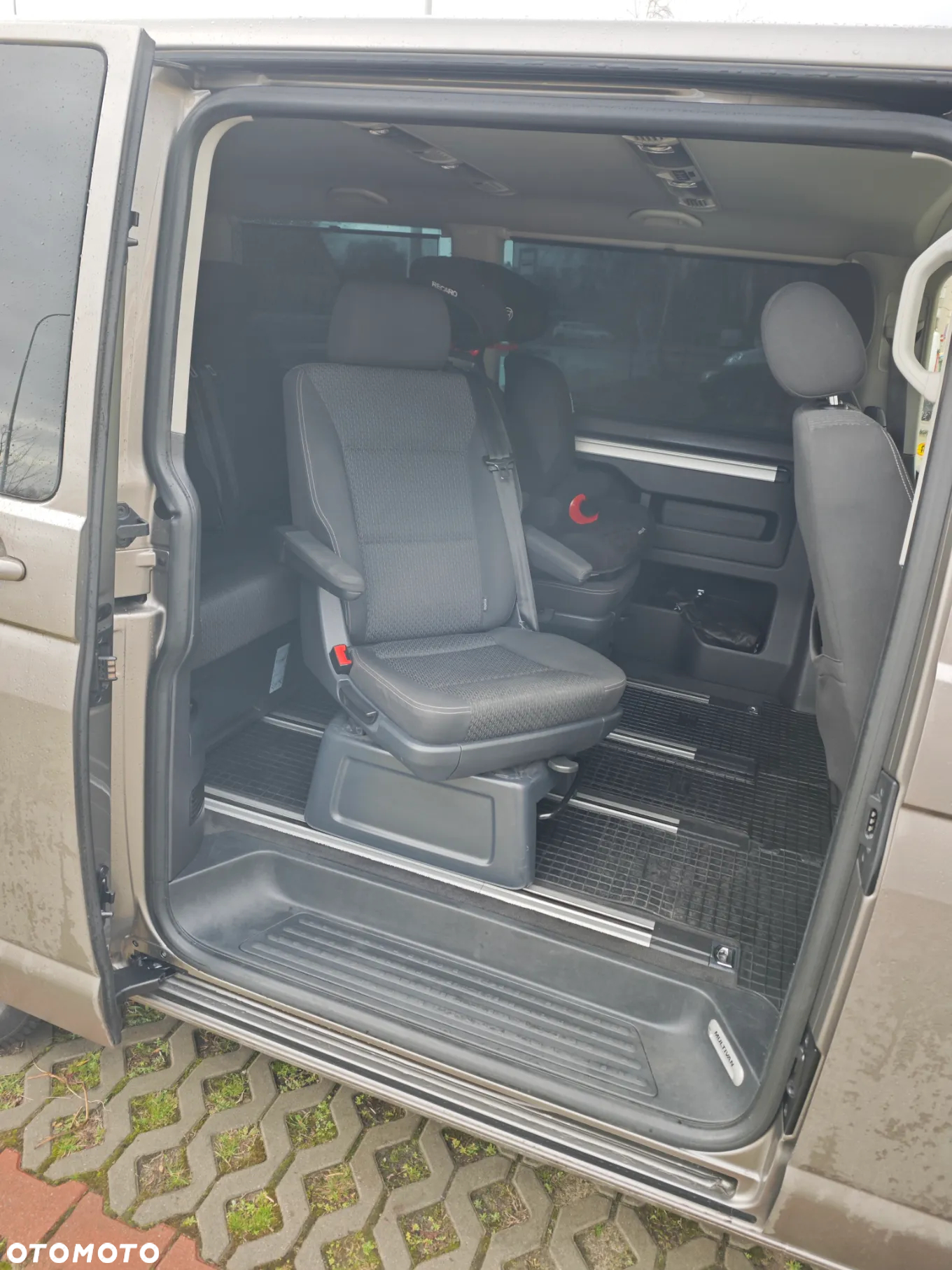 Volkswagen Multivan - 22