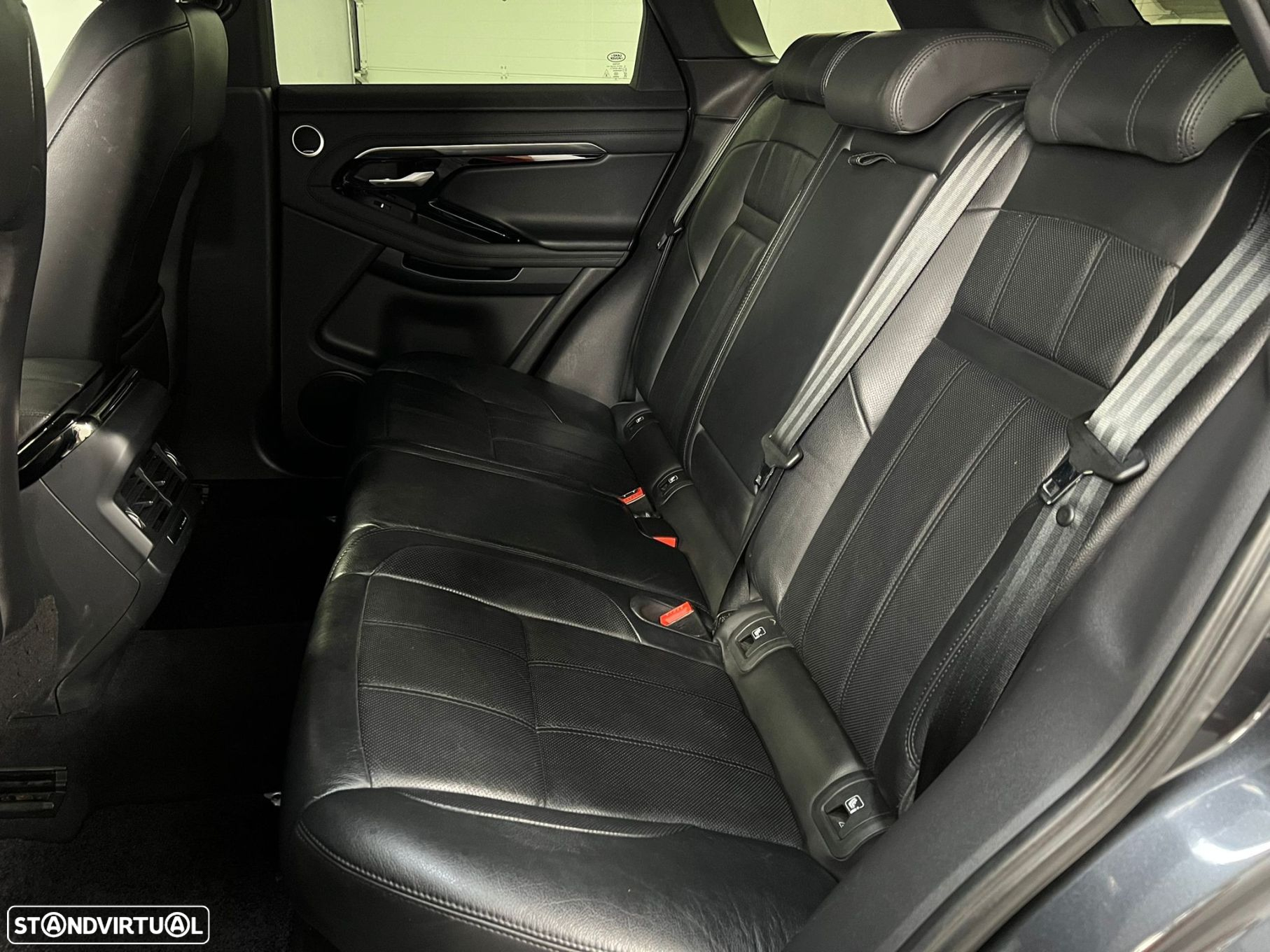 Land Rover Range Rover Evoque 1.5 P300e AWD R-Dynamic S Auto - 8