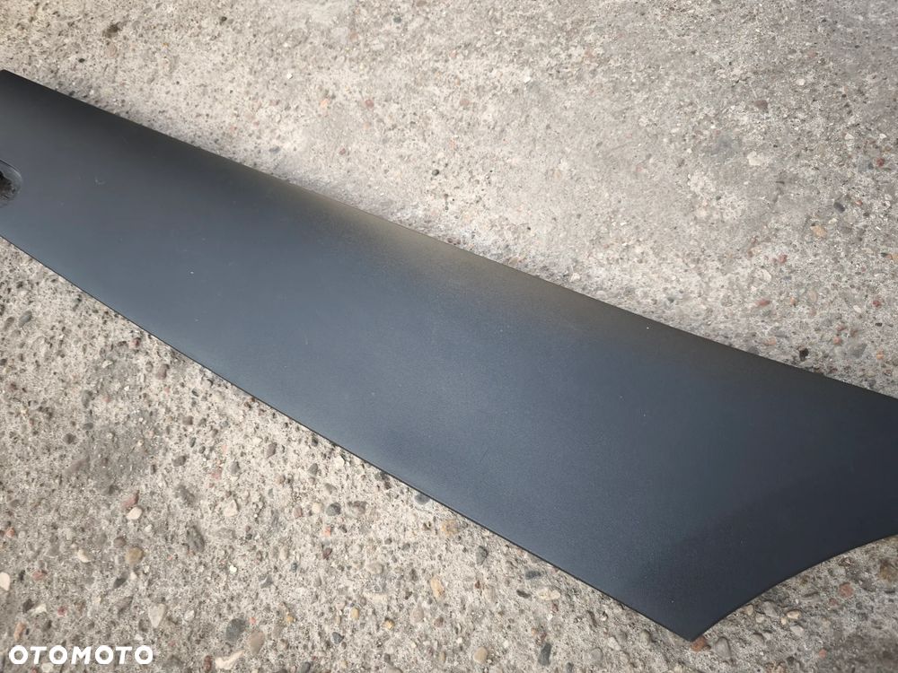 Listwa boczna tył prawa A9106907300 Mercedes-Benz Sprinter 907 910 2018- - 3