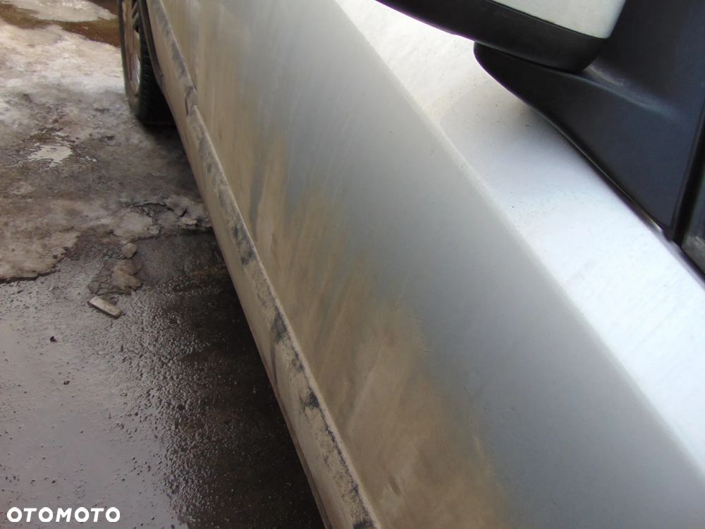 DRZWI PRAWE PRZÓD PRZEDNIE SUZUKI SX4 FIAT SEDICI ZCC Z LISTWĄ - 2