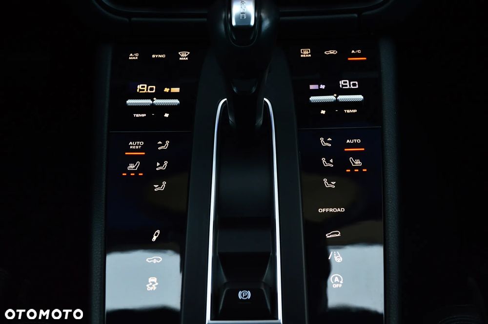 Porsche Macan Standard - 26