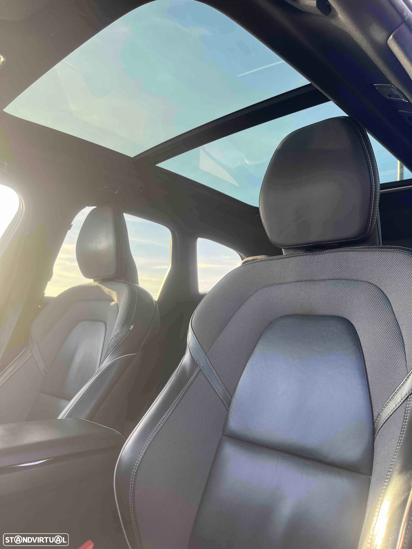 Volvo XC 60 2.0 T6 PHEV R-Design Expression AWD - 2
