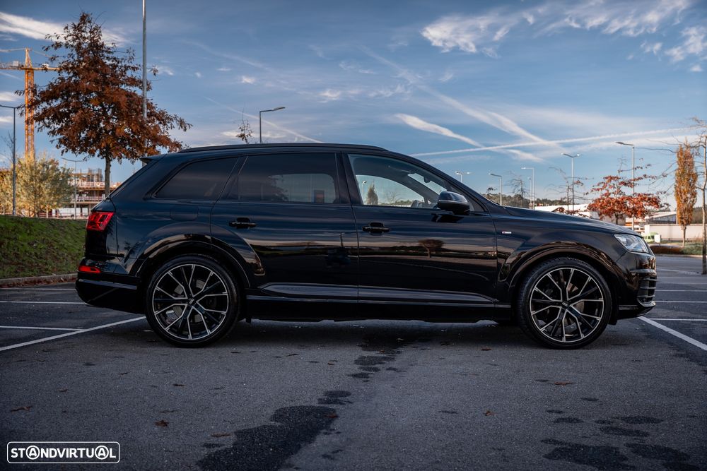 Audi Q7 3.0 TDI quattro S-line Tiptronic 7L - 7