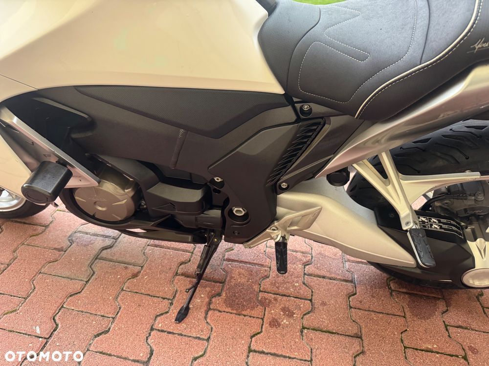 Honda VFR - 9