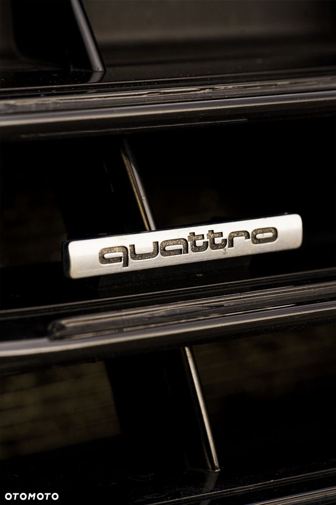 Audi A8 4.2 TDI DPF (clean diesel) quattro tiptronic - 19