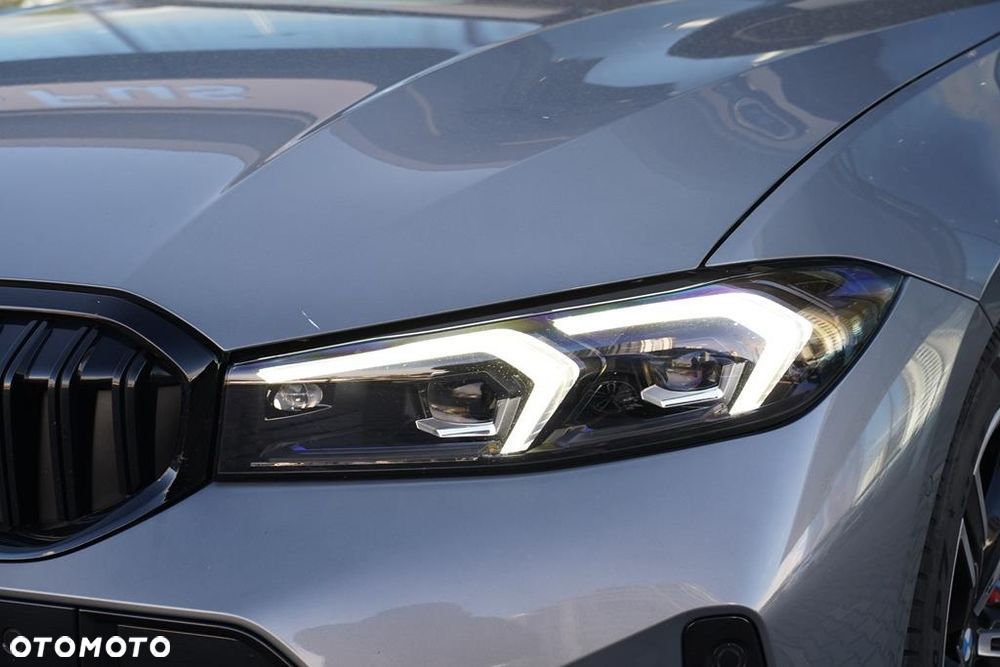 BMW Seria 3 320i xDrive M Sport sport - 31