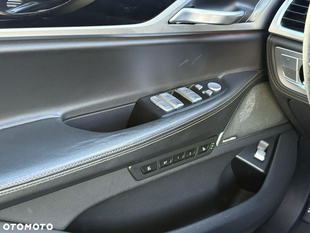 BMW Seria 7 - 15