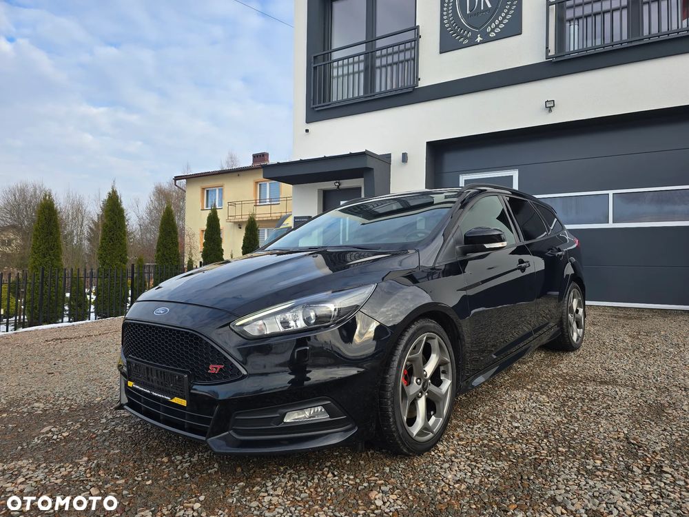 Ford Focus 2.0 EcoBoost ST mit Leder-Exclusiv-Paket - 1