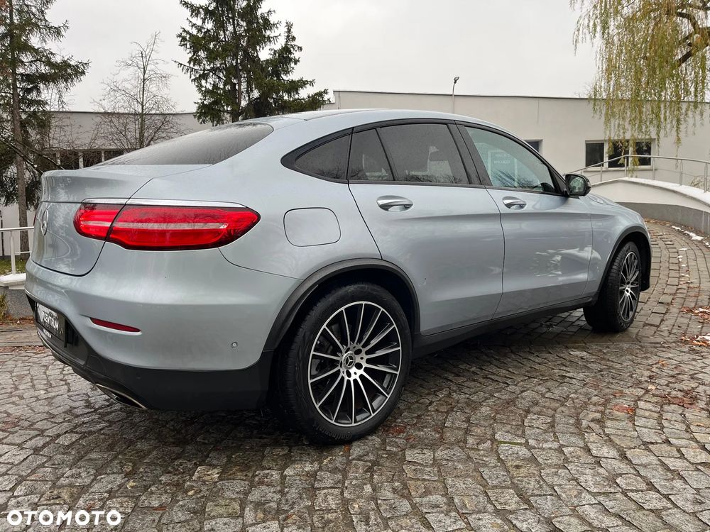 Mercedes-Benz GLC 250 4Matic 9G-TRONIC AMG Line - 10
