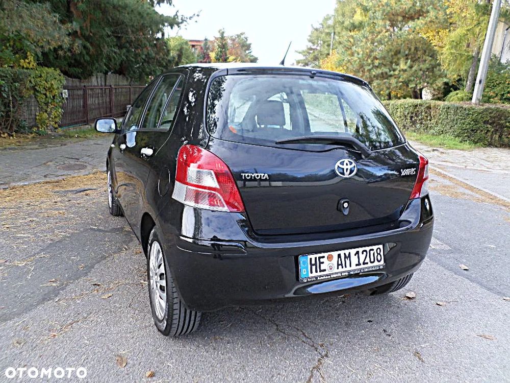 Toyota Yaris 1.33 VVT-i Executive - 26