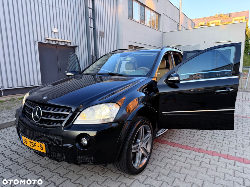 Mercedes-Benz ML 63 AMG 4Matic 7G-TRONIC - 24