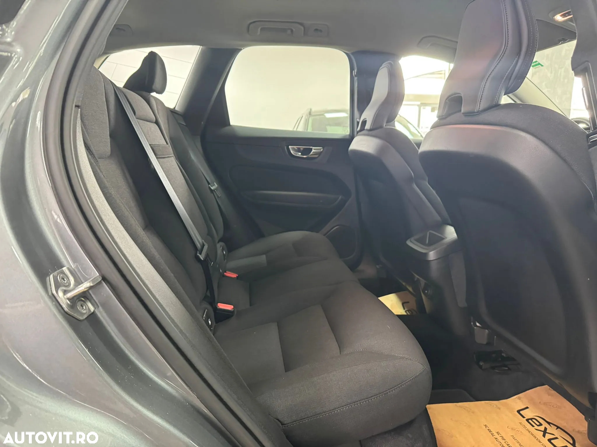 Volvo XC 60 B4 D AWD Geartronic Momentum Pro - 16
