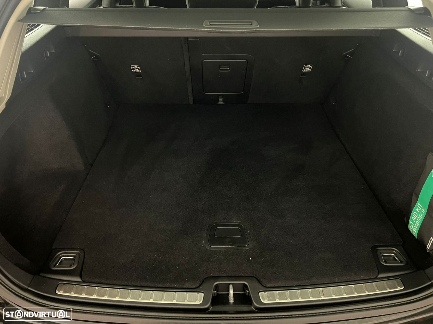 Volvo V60 2.0 B4 Momentum Core Geartronic - 28