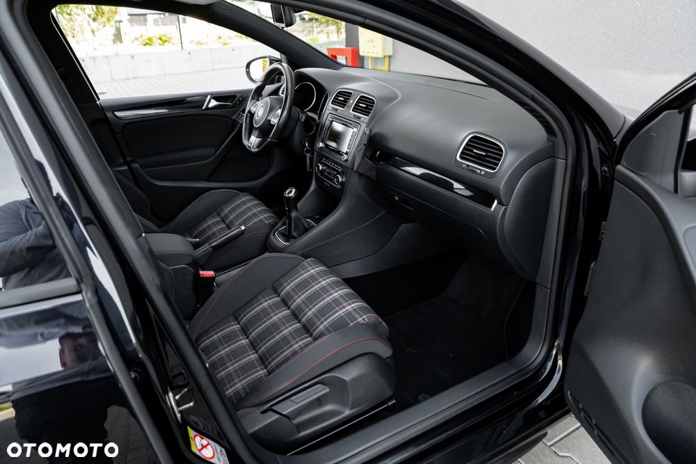 Volkswagen Golf 2.0 GTI - 22