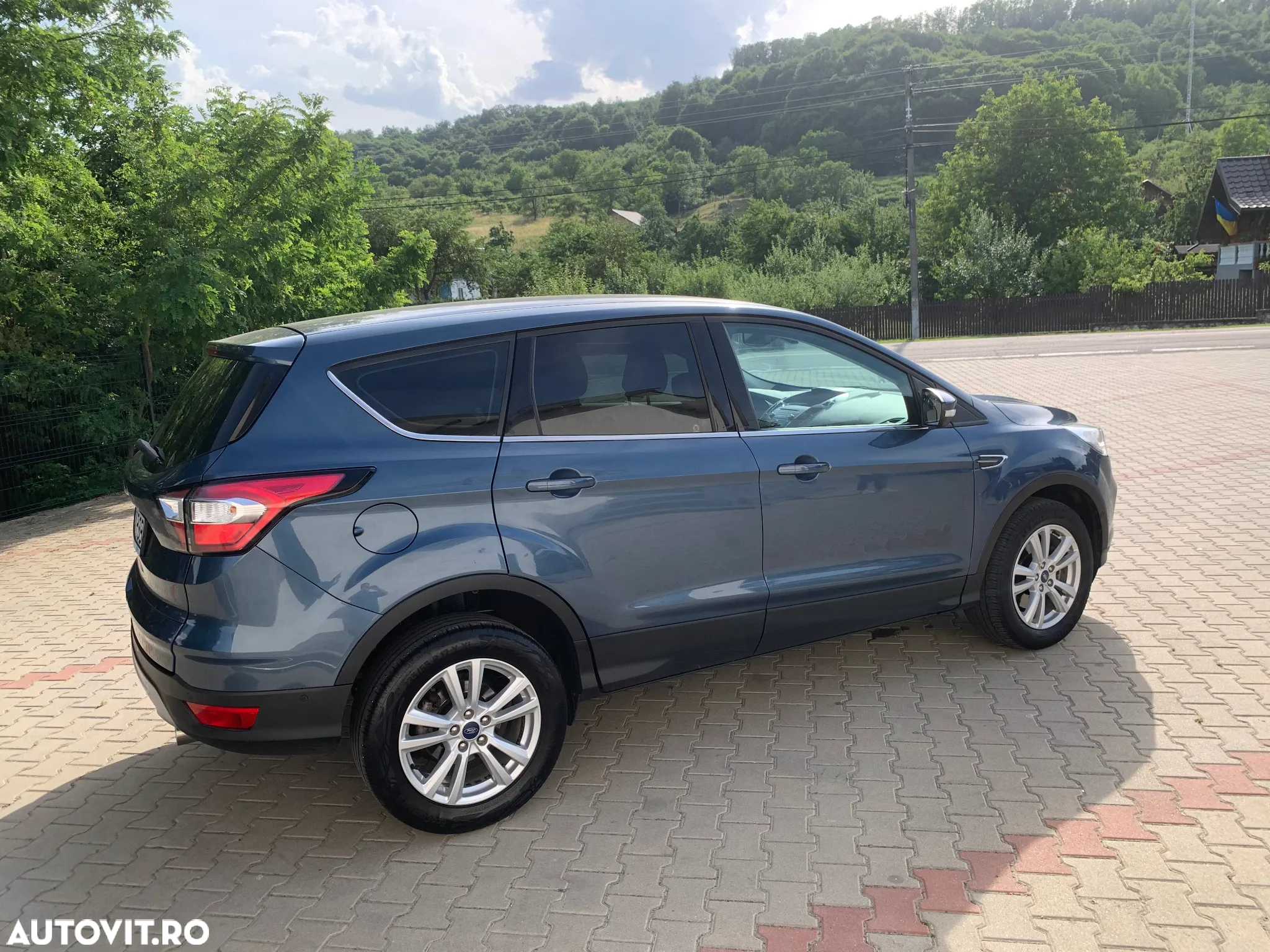 Ford Kuga 2.0 TDCi 2x4 Aut. Trend - 5