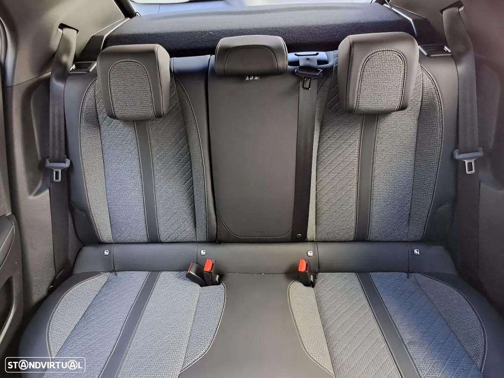 Peugeot 2008 1.2 PureTech Allure - 14