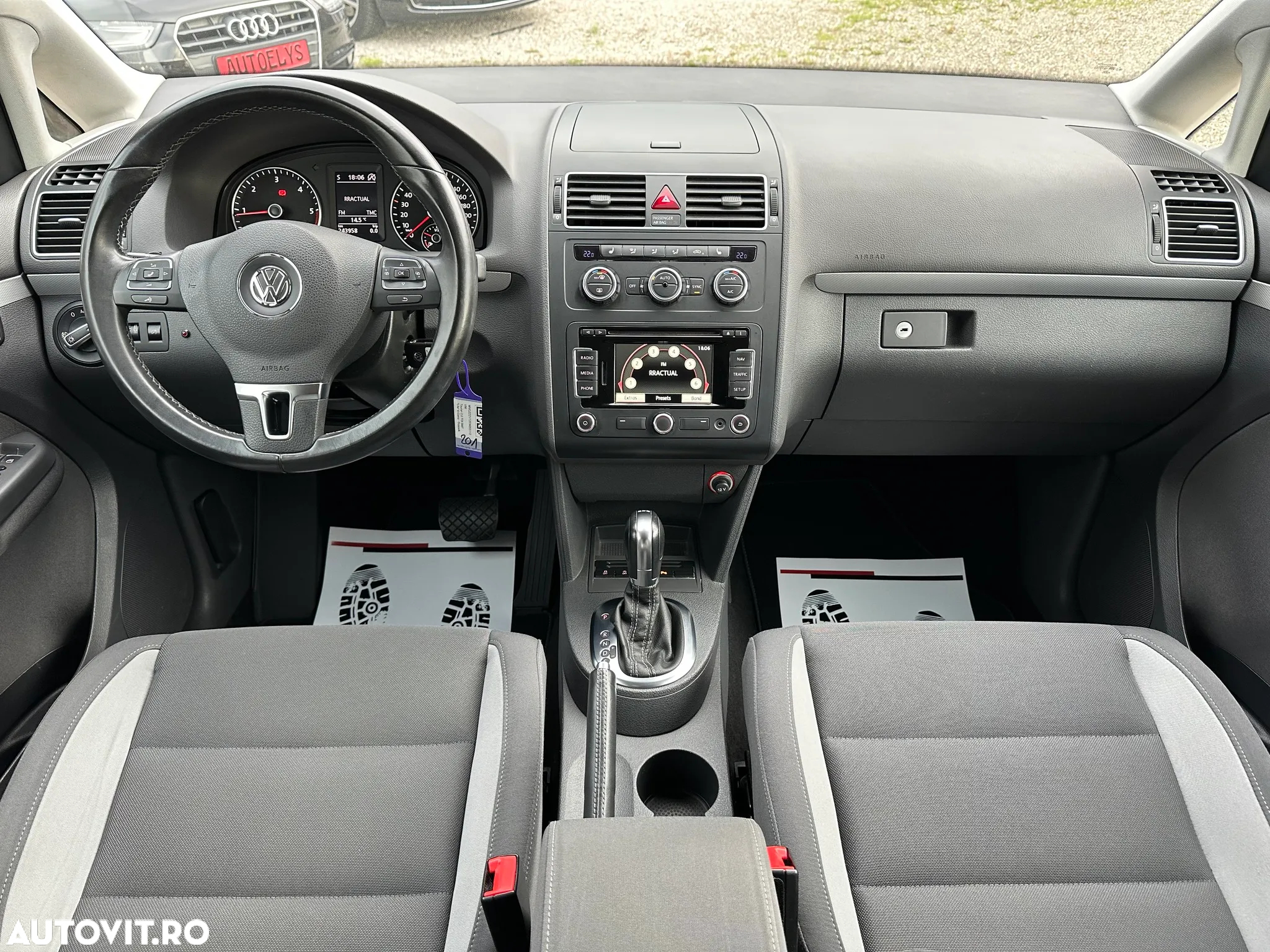 Volkswagen Touran 2.0 TDI DPF BlueMotion Technology DSG Life - 26