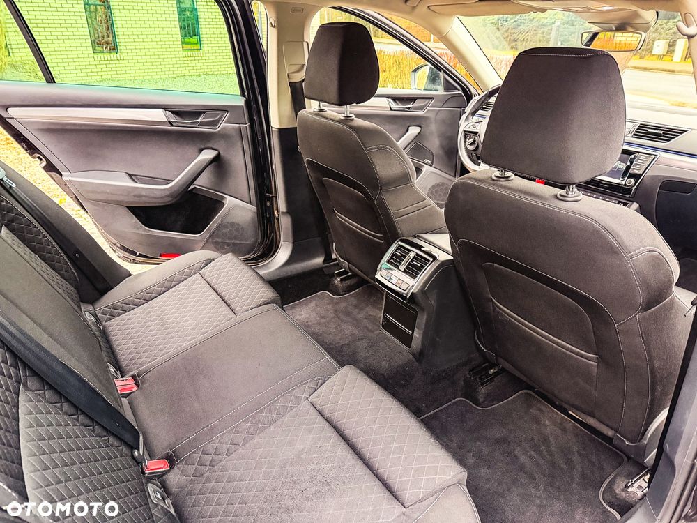 Skoda Superb 2.0 TDI DSG Ambition - 26