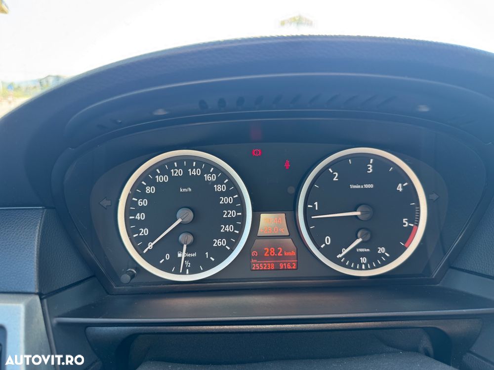 BMW Seria 5 520d Touring - 19
