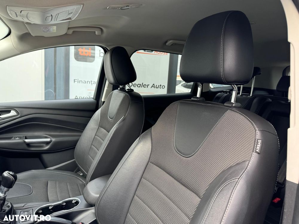 Ford Kuga 1.6 EcoBoost 2x4 Titanium - 13