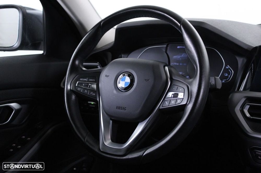 BMW 330 e Touring Auto - 16