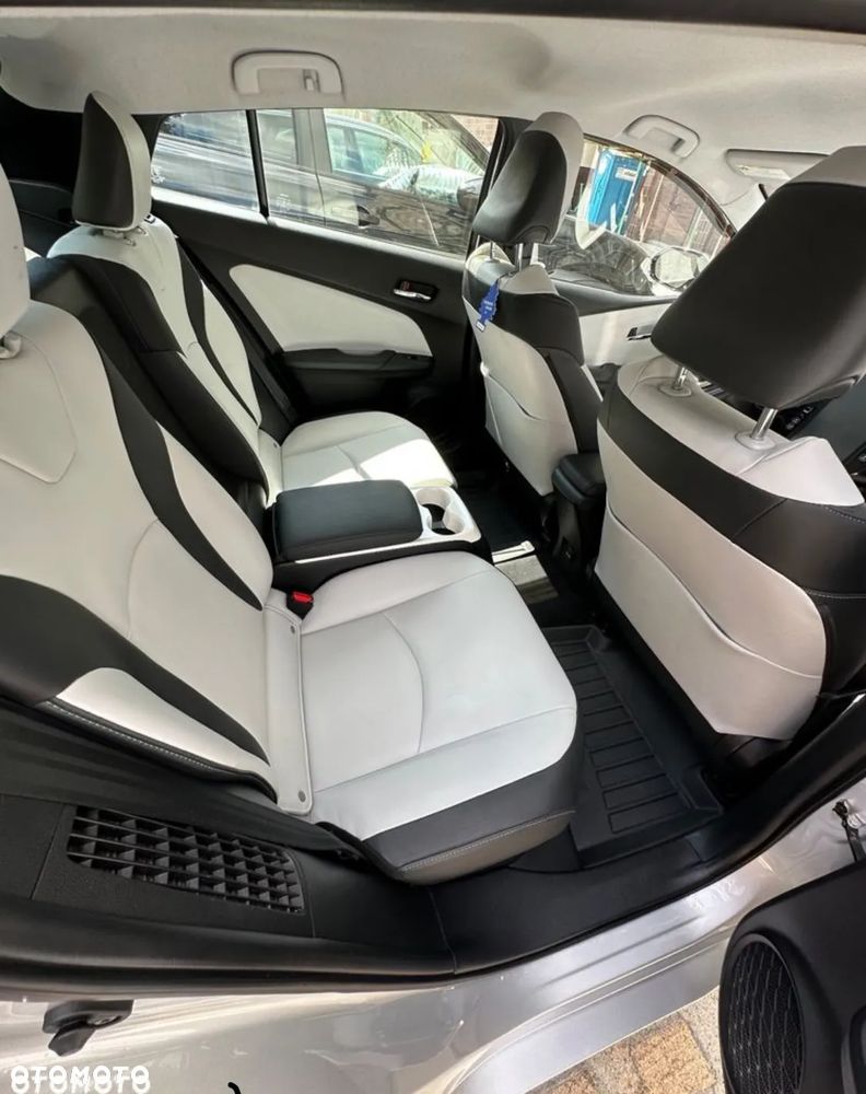 Toyota Prius Hybrid Comfort - 10