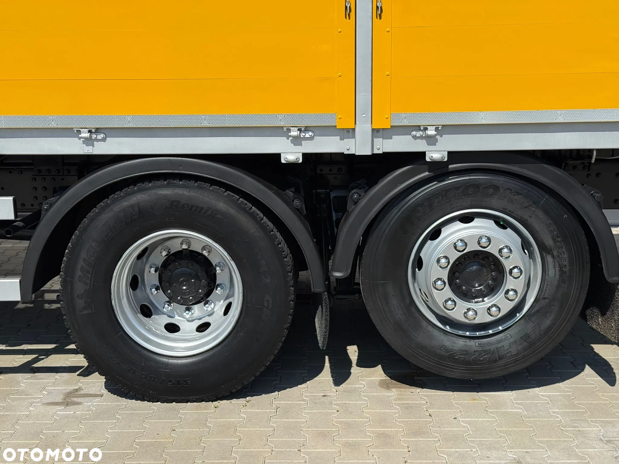 MAN TGS TGX E5 26.320  / skrzynia / platforma / oś skrętna - 21