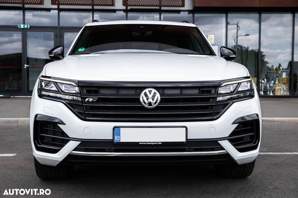 Volkswagen Touareg - 1