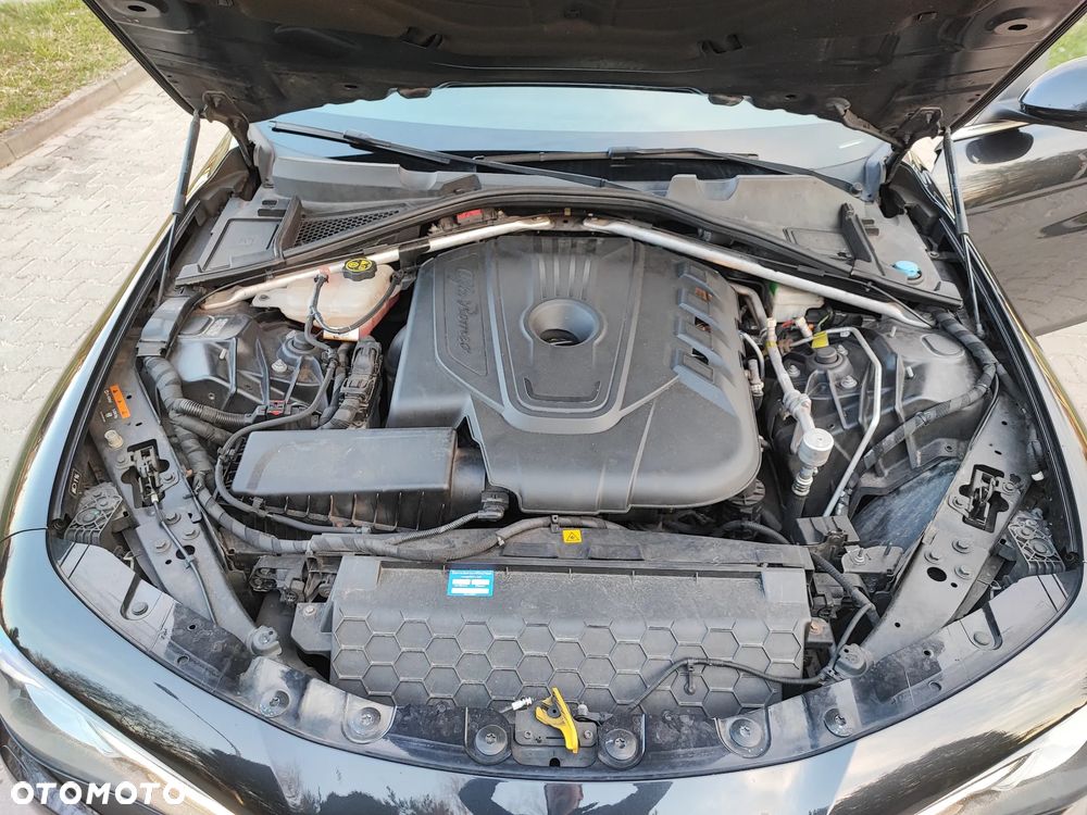 Alfa Romeo Giulia 2.2 AT8 Super - 27