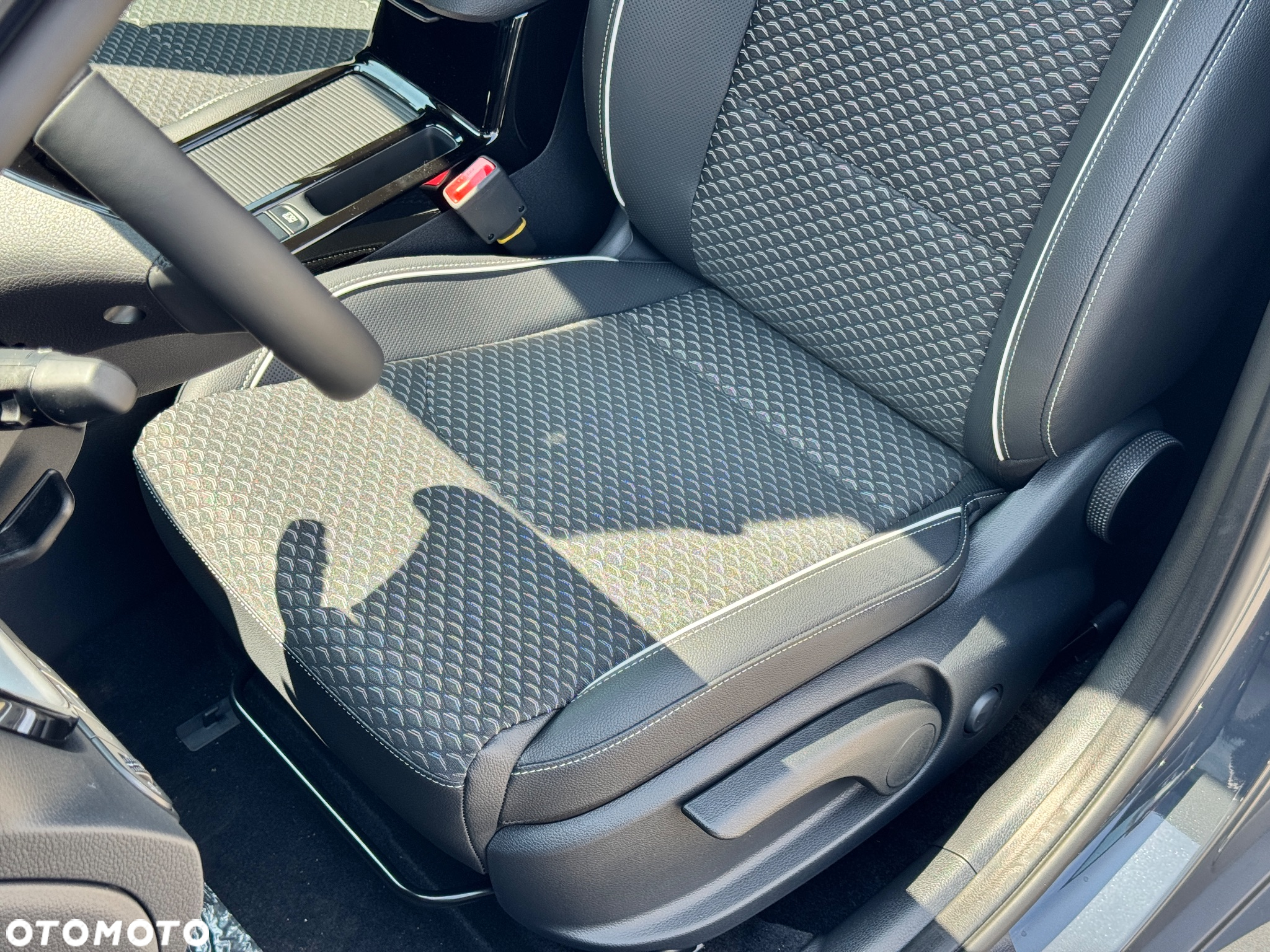 Kia XCeed 1.5 T-GDI Business Line DCT - 16