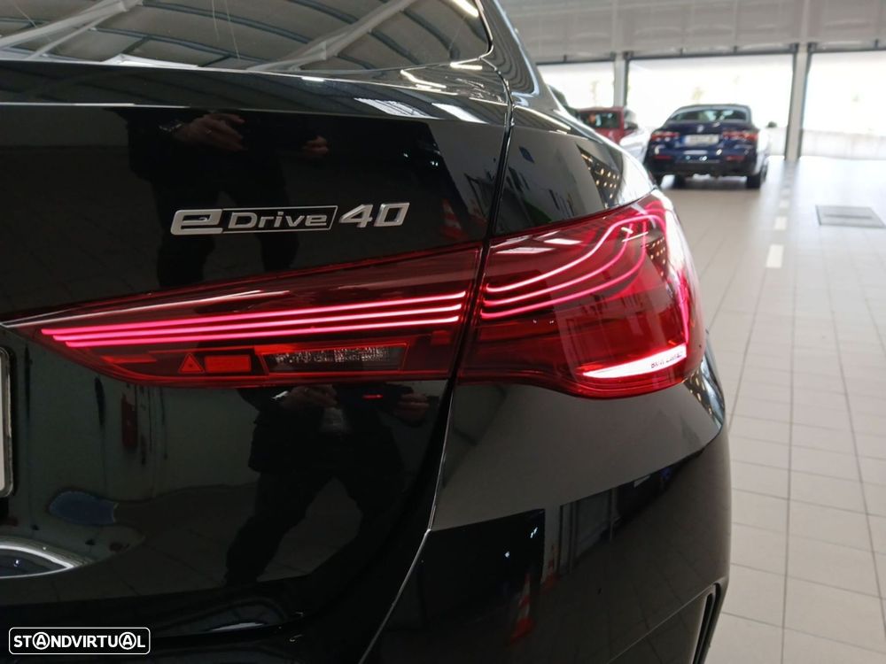 BMW i4 eDrive40 Edição Desportiva M - 29