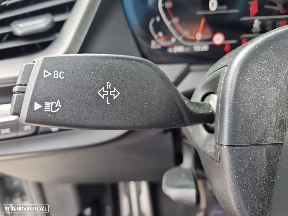 BMW 116 d Pack Desportivo M Auto - 14