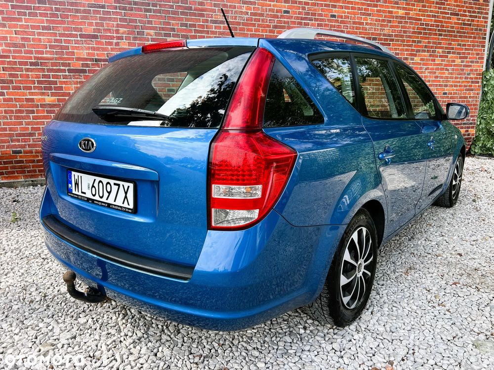 Kia Ceed - 4