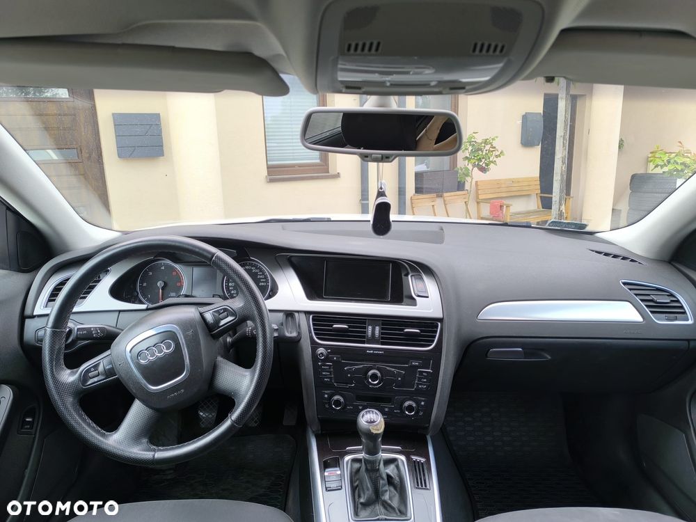 Audi A4 Avant 2.0 TDI DPF Ambiente - 10