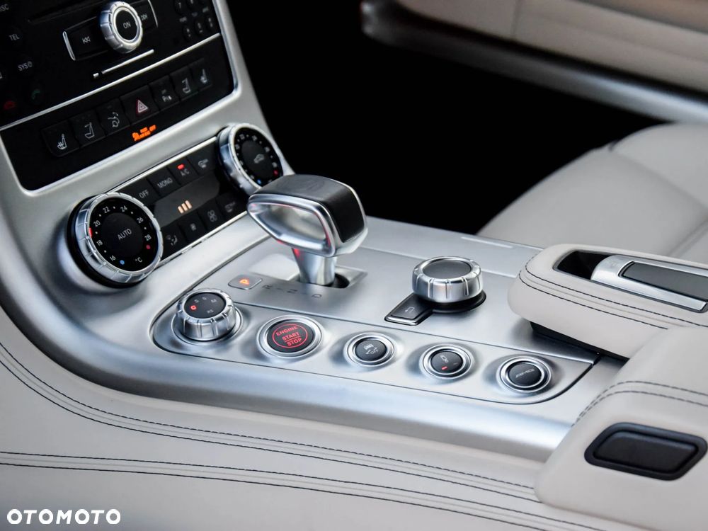 Mercedes-Benz SLS SPEEDSHIFT DCT - 27